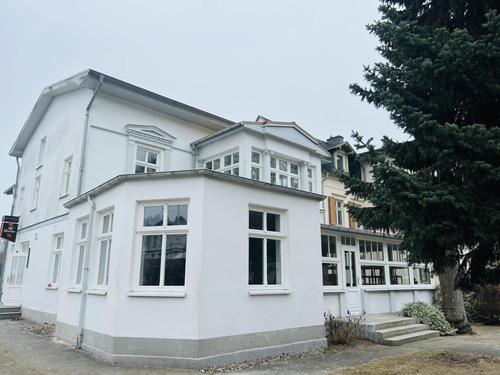 卡洛林酒店 塞巴特黑灵斯多夫 外观 照片